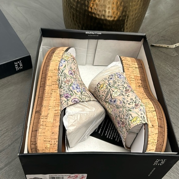 Naturalizer Kirstin Satin Pearl Floral - Picture 2 of 8